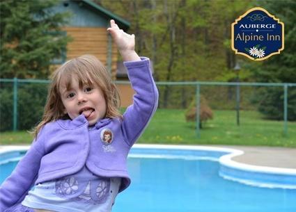 סאינט - אדל Auberge Alpine Inn מראה חיצוני תמונה