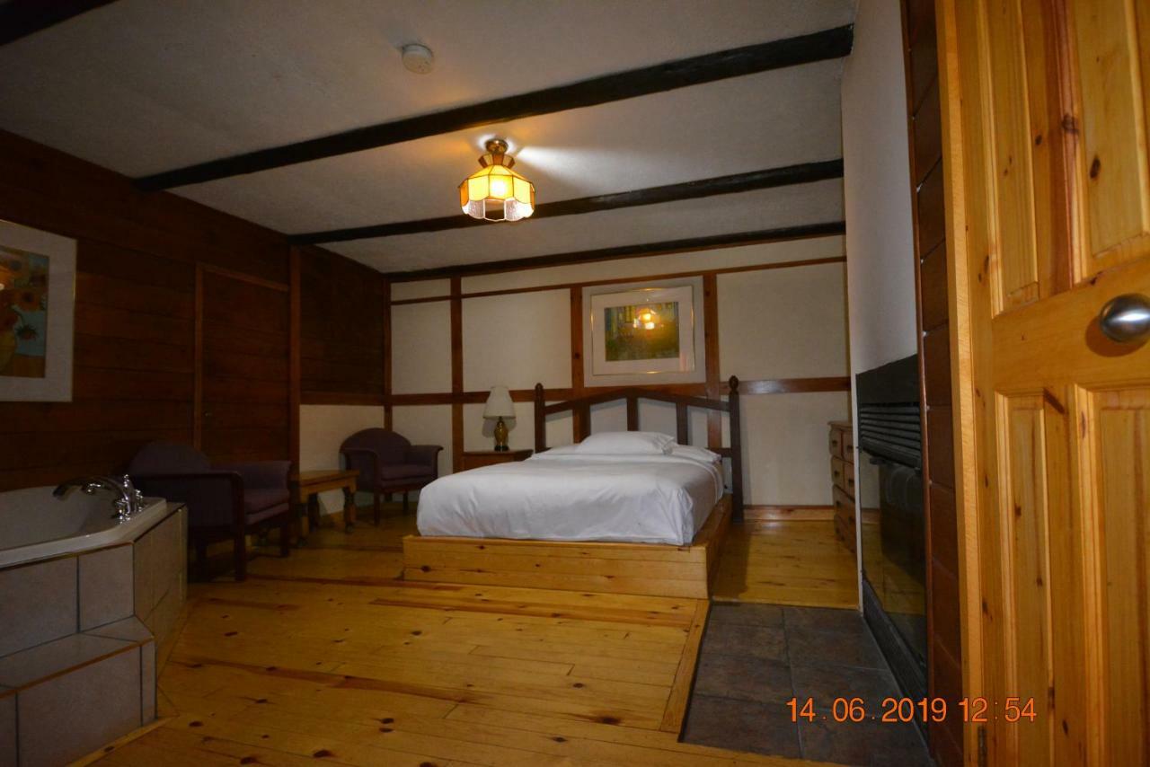 סאינט - אדל Auberge Alpine Inn מראה חיצוני תמונה